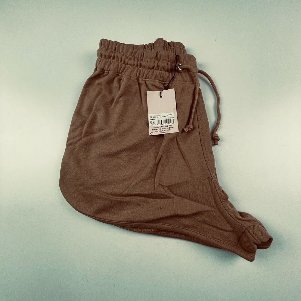 TIE WAIST RUNNER SHORT - Picture 3 of 3